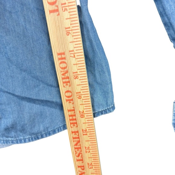 EUC MICHAEL Michael Kors Women’s Denim Button Down Shirt w/glam collar Sz XXS - Picture 5 of 10